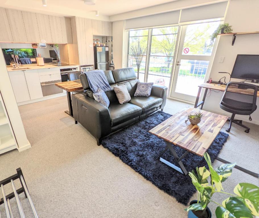 Bunduluk - Chic cosy apt, WiFi, Netflix, walk to food & shops, Turner