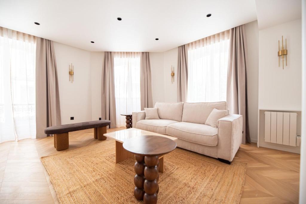 Stylish Flat in Paris' Center - 2