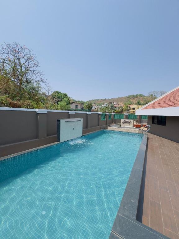Dolally Pool and bar By villagram, Lonavala
