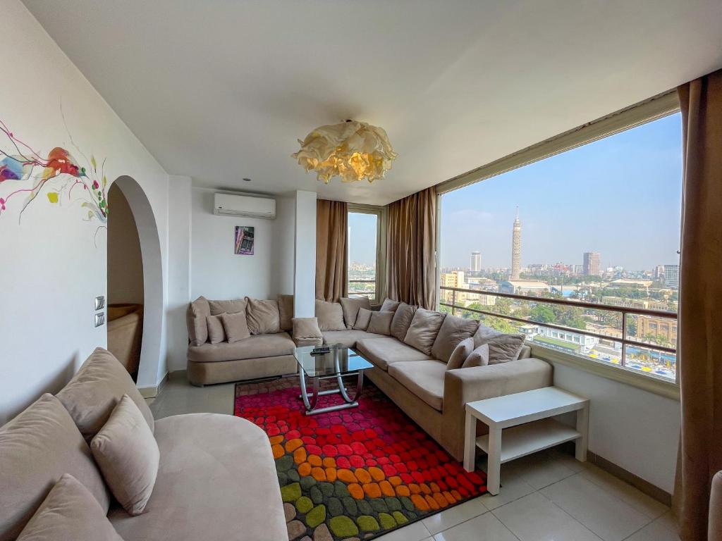 Ahmed El Badawy Nile Front, Káhira