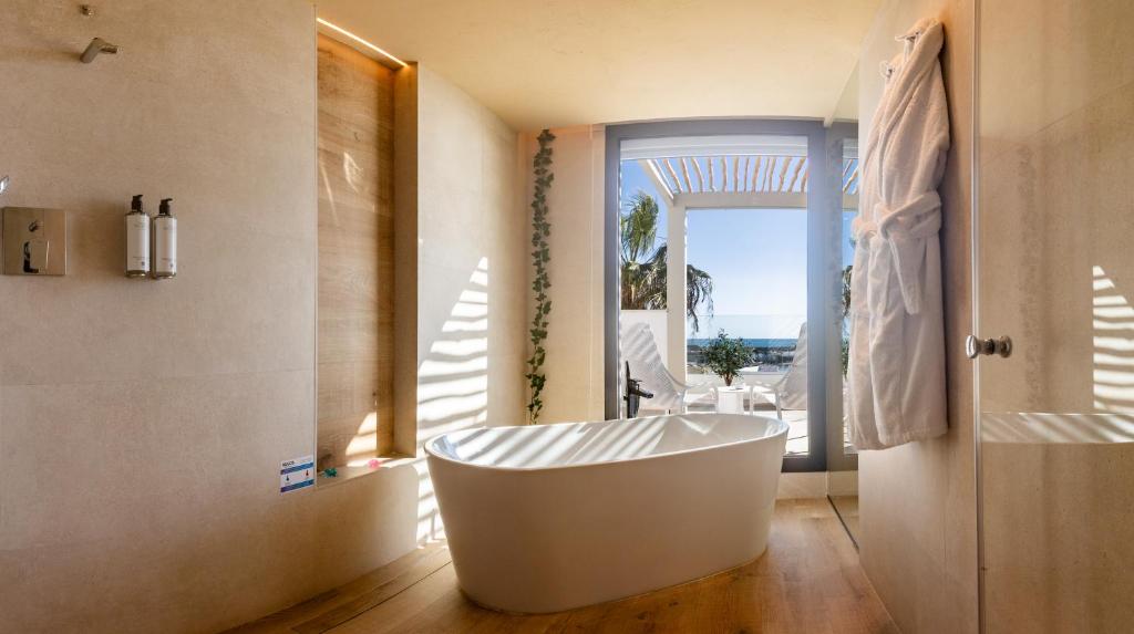 XULOS Rooms & Suites - 1