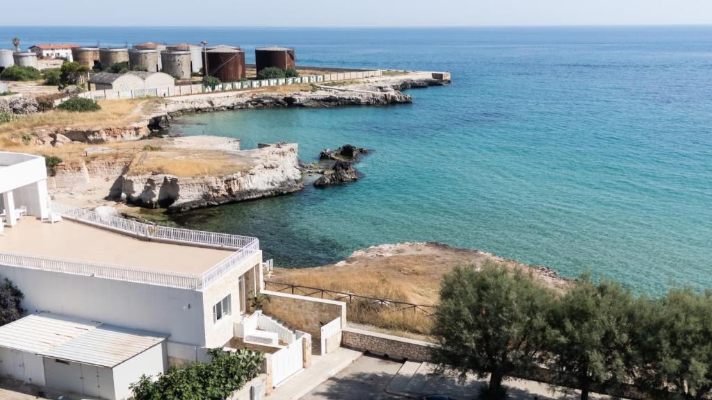 Acquamarina Suites by MONHOLIDAY - 2