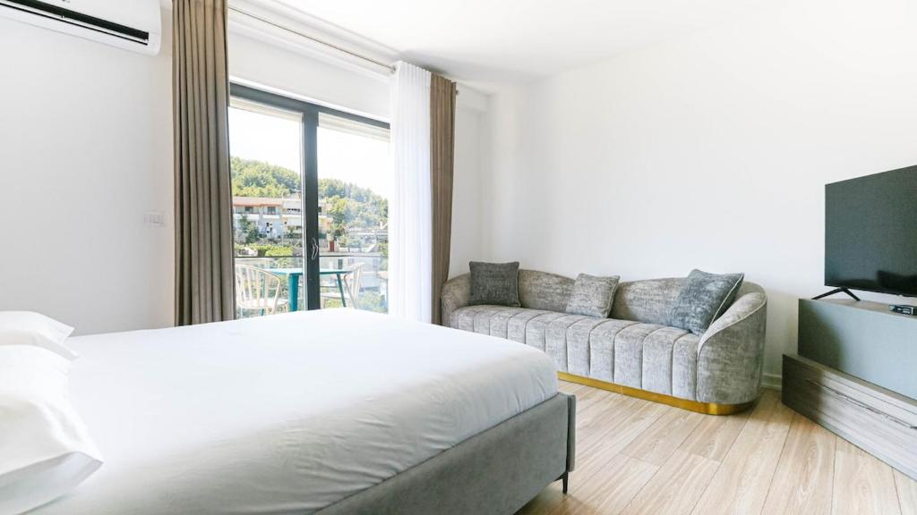 AMA'S Studio 2 - Parking, Sea View & Kitchen, Himarë