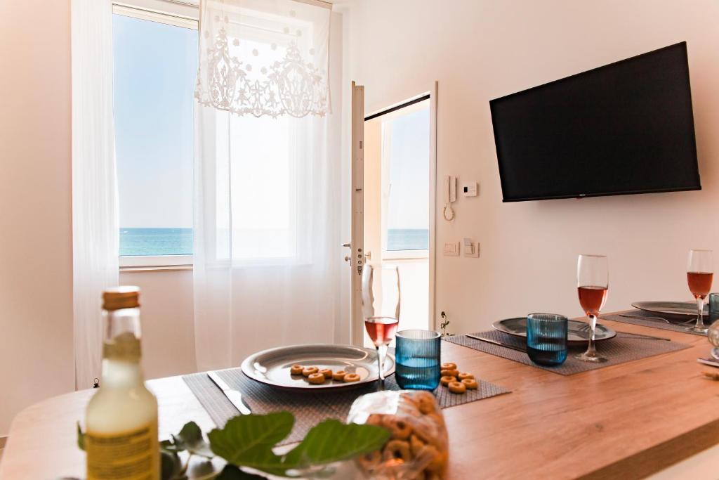 Acquamarina Suites by MONHOLIDAY - 3