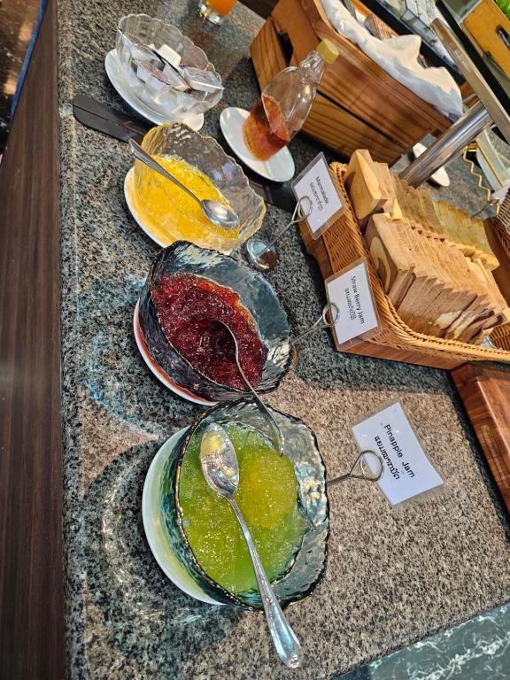 อาหารและเครื่องดื่ม