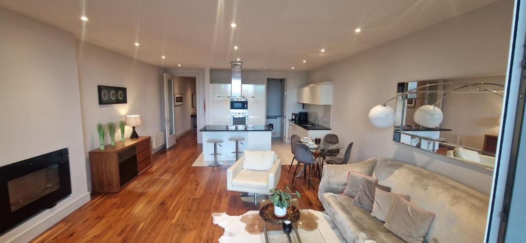 Slick & Stylish - Large 1Bd in Heart of Cork City, Cork
