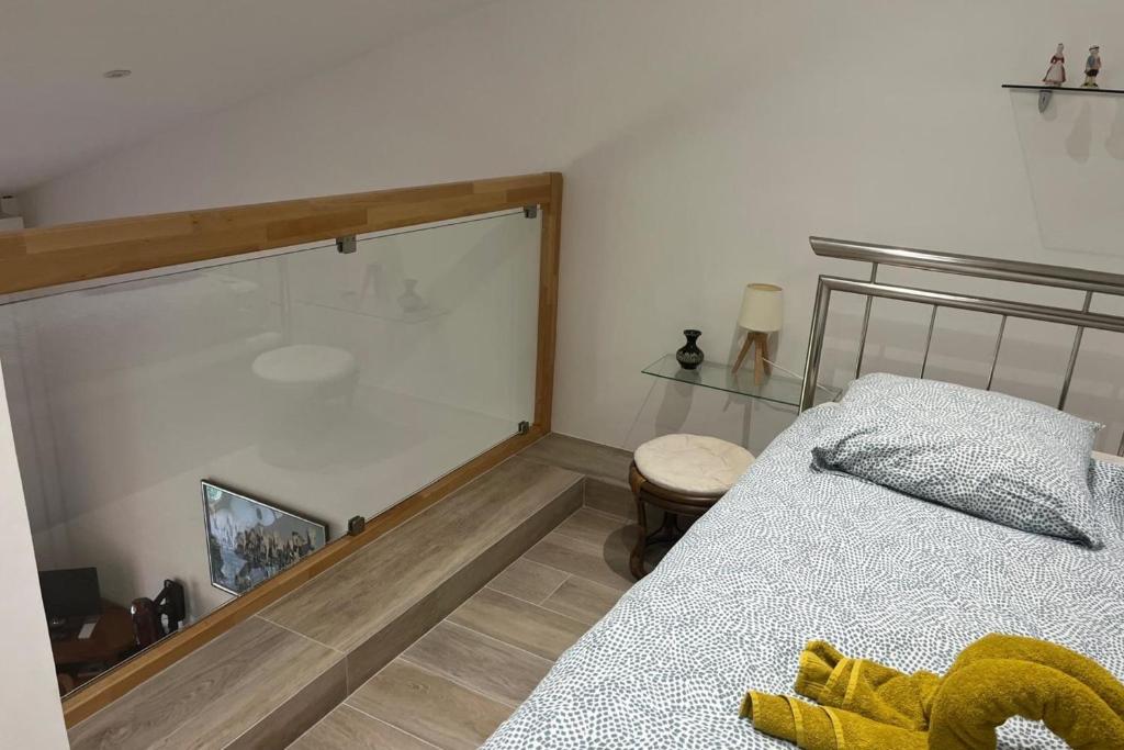 Renovated 1 bedroom apartment near sea - 5