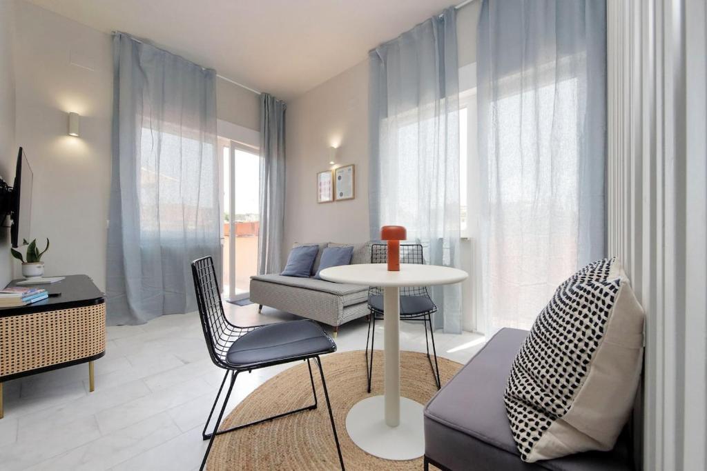 Caracalla Charming Terrace Loft - 3
