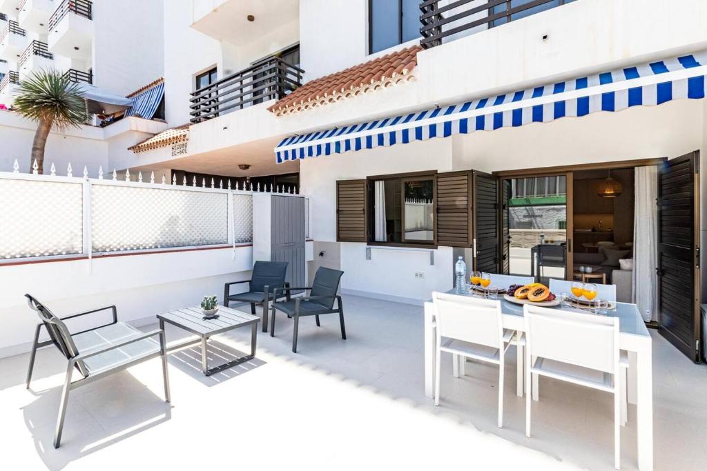 Live By The Ocean By Dream Homes Tenerife, Puerto de Santiago