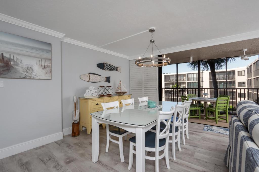 Soak in stunning Gulf views from Sundial N301, a stylishly updated third-floor condo on Sanibel, Sanibel