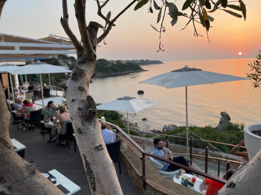 Calanica Resort — Restauracje i bary in Cefalù, Sycylia