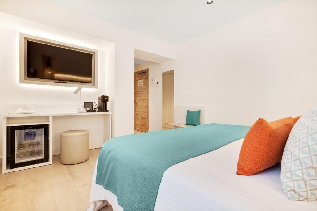 Hotel Ipanema Beach — Hotel rooms in Cala Blava, Balearic Islands