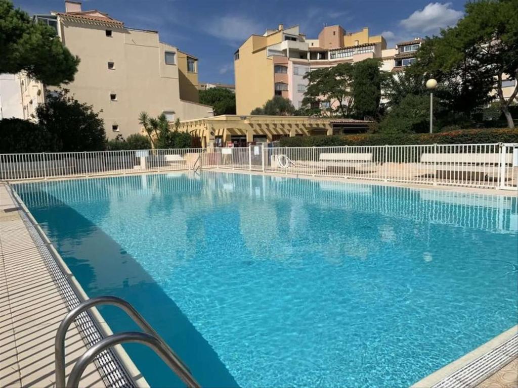 Appartement 3 pièces proche plage et commerces avec garage - FR-1-702-74 - 1