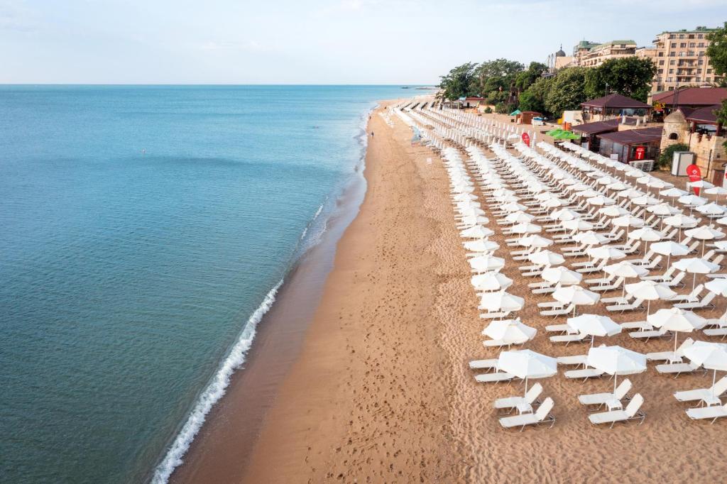 Astoria by Astoria Collection- All Inclusive & Private Beach Club — Plaża in Złote Piaski, Region Warna
