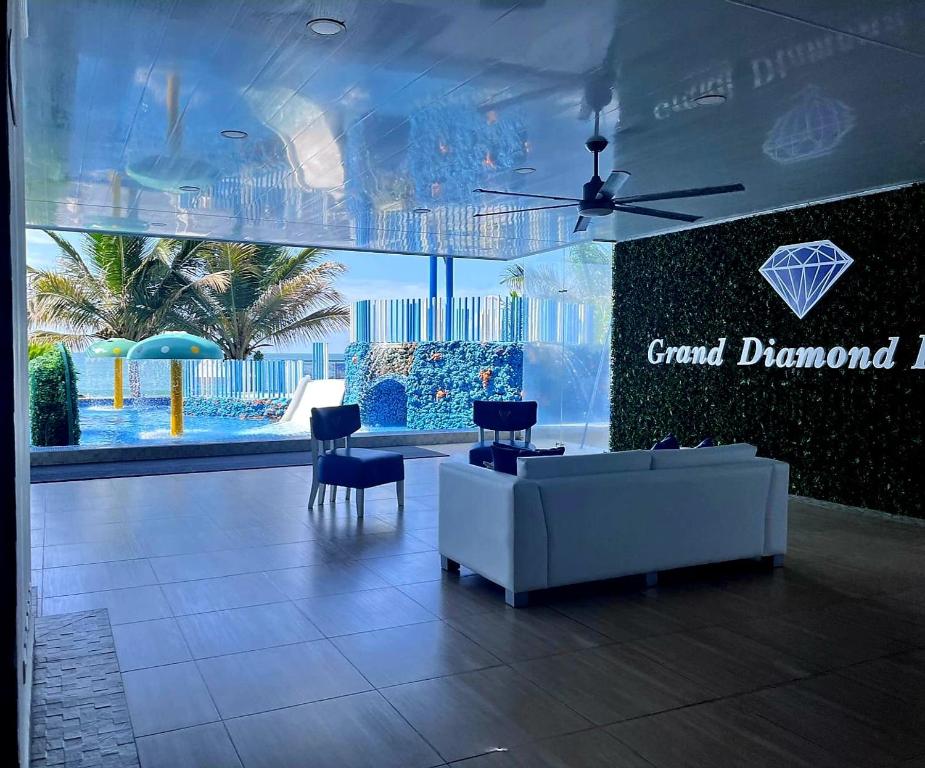 Grand Diamond Beach - 1