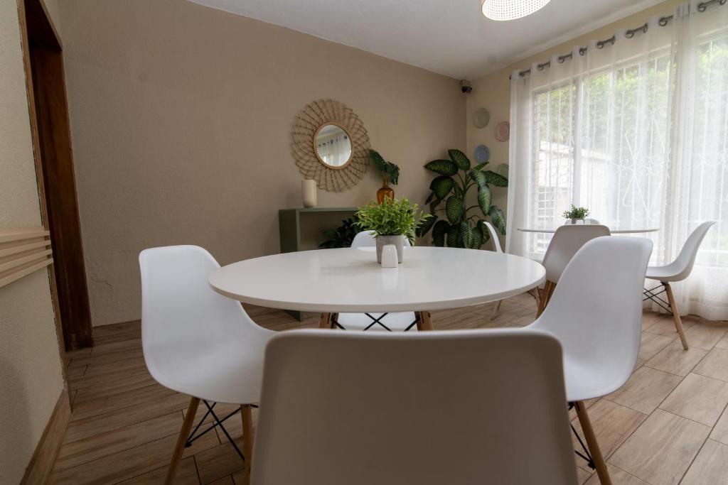 Facilities, In and Out Hotel  in Guatemala City