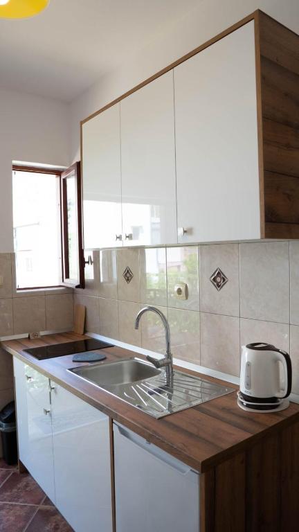 B & M Apartments - 5