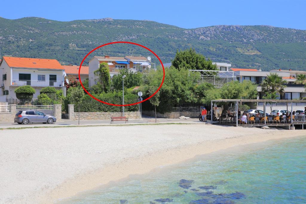 Apartments by the sea Kastel Stari, Kastela - 19465, Kaštela
