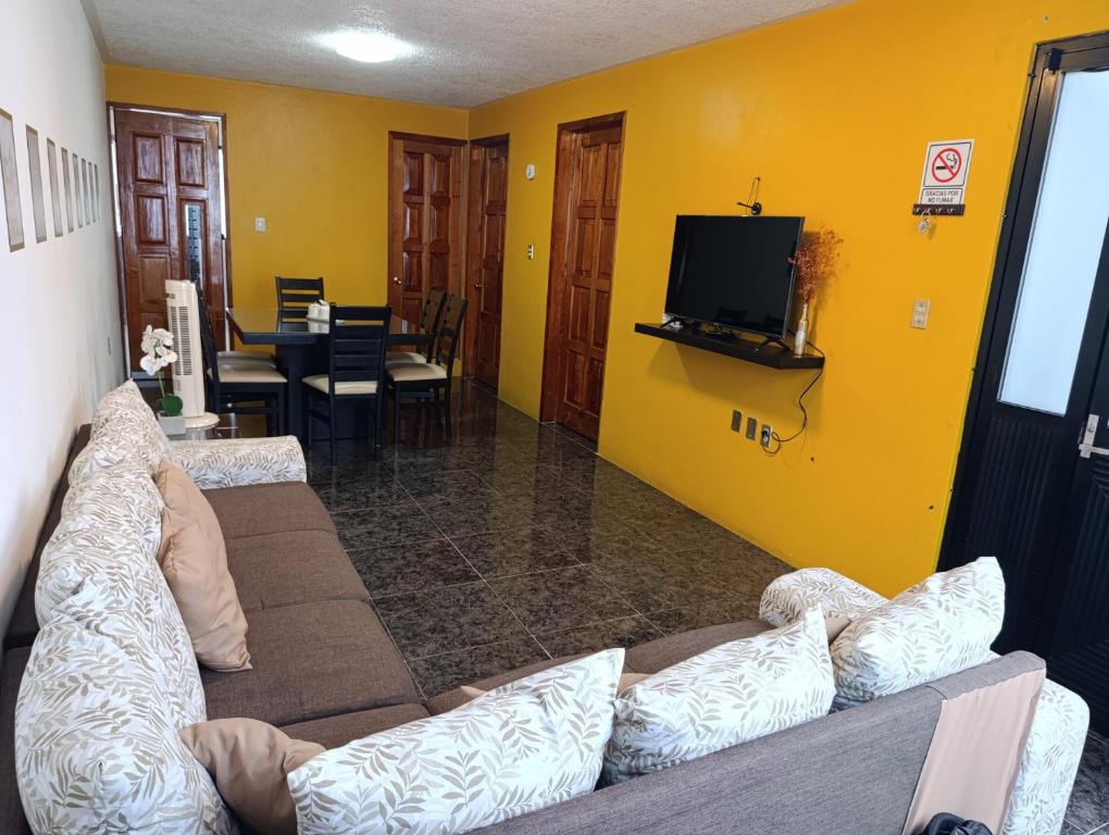 Hogar Díaz, Tradición y Confort en el Centro, 2BR - 2
