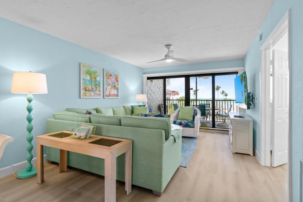 Pointe Santo C32, Sanibel