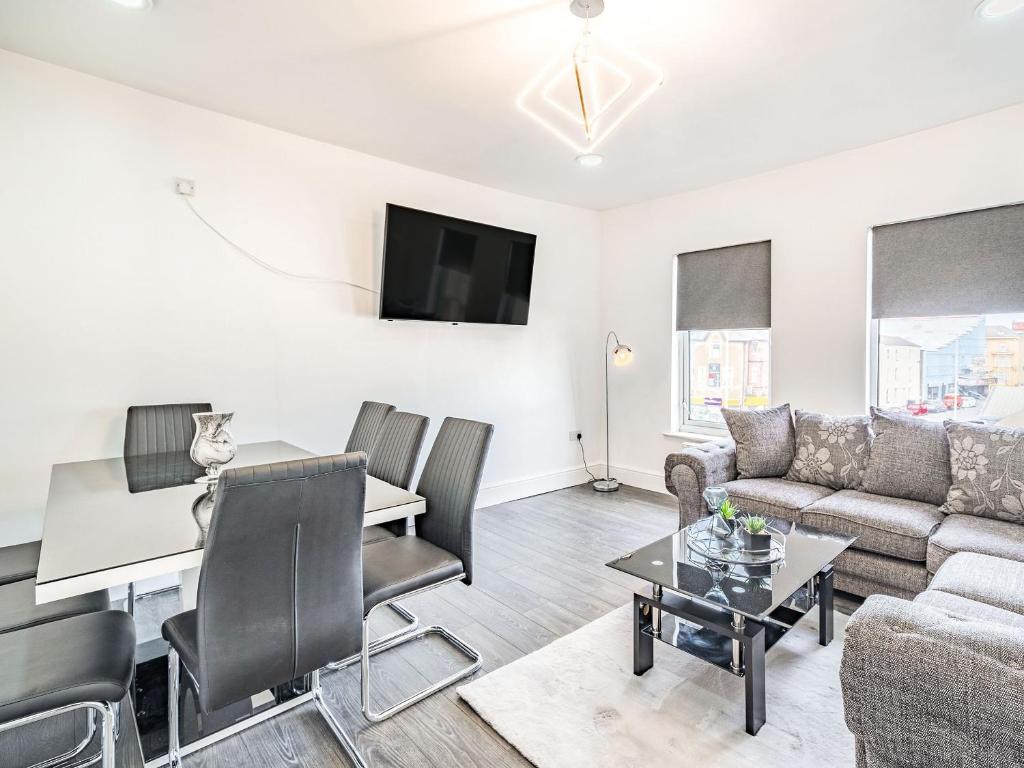 Sea View Apartment Two - Uk36847, Blackpool