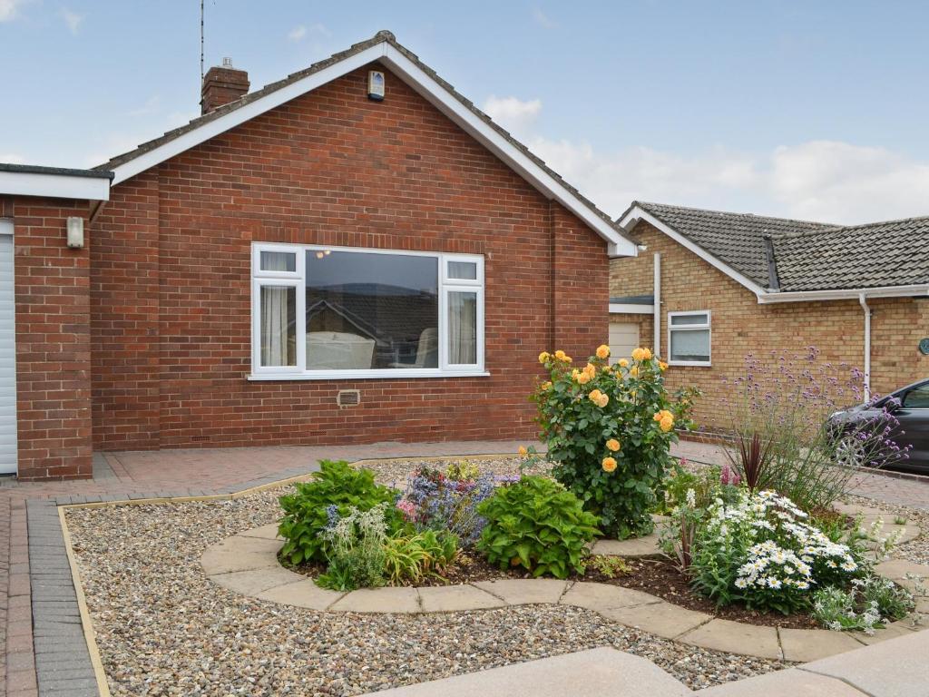 Hollins On The Coast, Sewerby