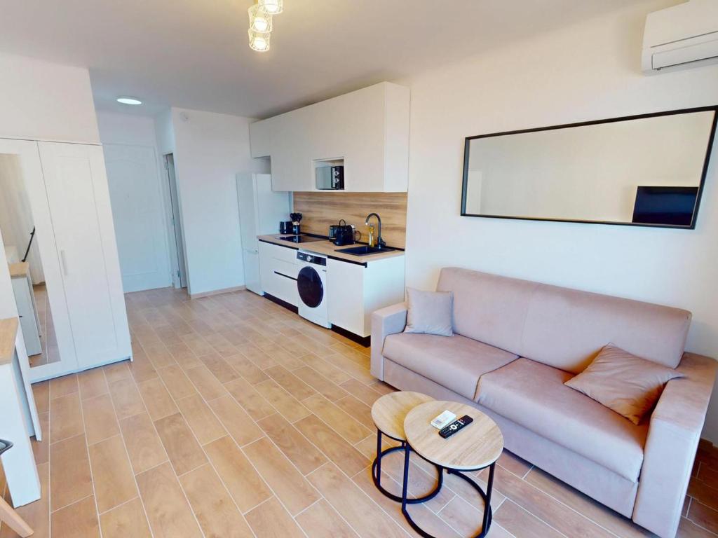 Studio rénové avec climatisation et wifi en dernier étage, vue mer à Menton - FR-1-196-383 - 3