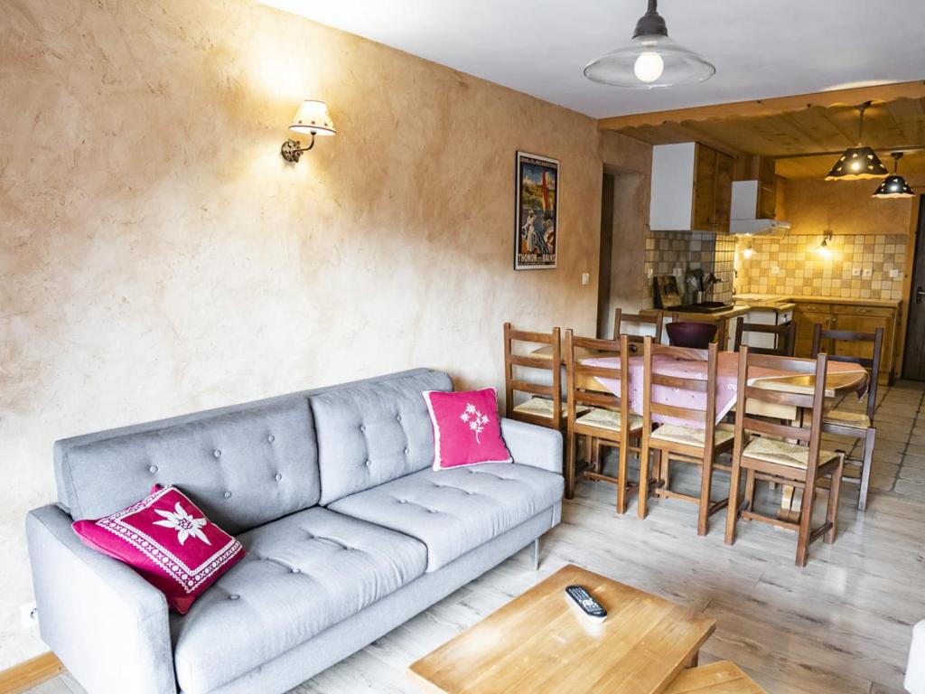 Chalet 5 pièces, 4 chambres, animaux admis, parking - FR-1-676-223 - 2
