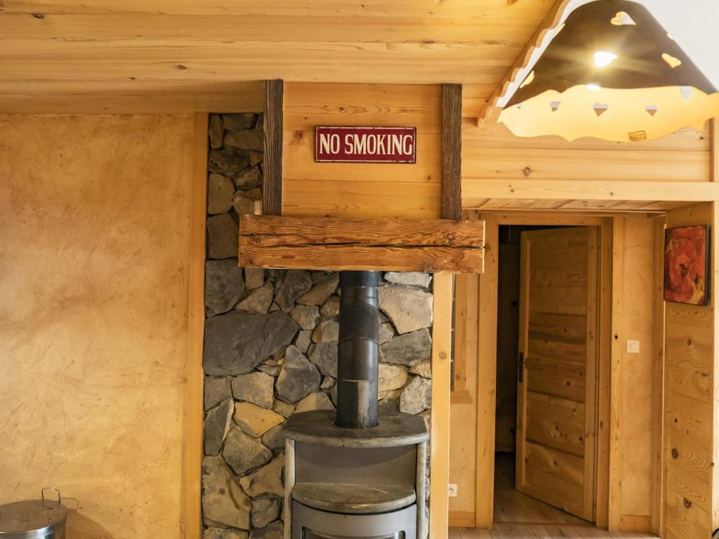 Chalet 5 pièces, 4 chambres, animaux admis, parking - FR-1-676-223 - 3