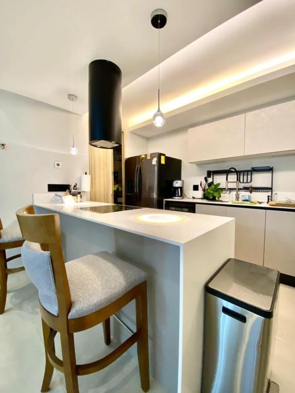 luxury apartment & great view good neighbour hood - 5