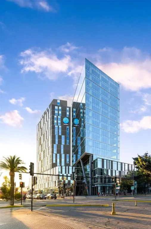 Tru By Hilton Chillan Ferrat，位于奇廉的酒店