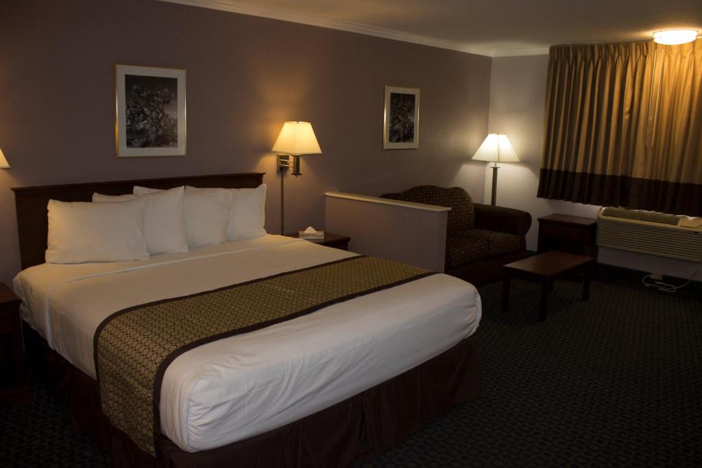 Days Inn by Wyndham Indio photo
