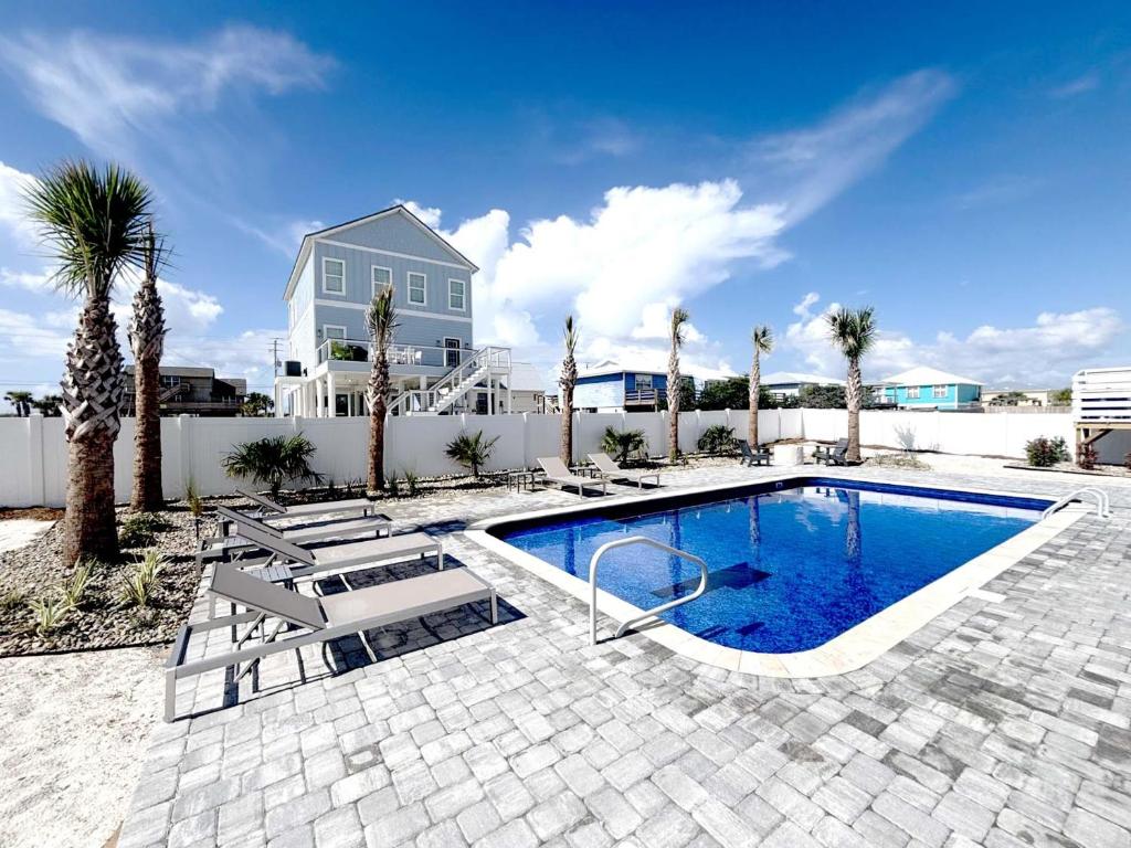 Paradise Palms, Navarre