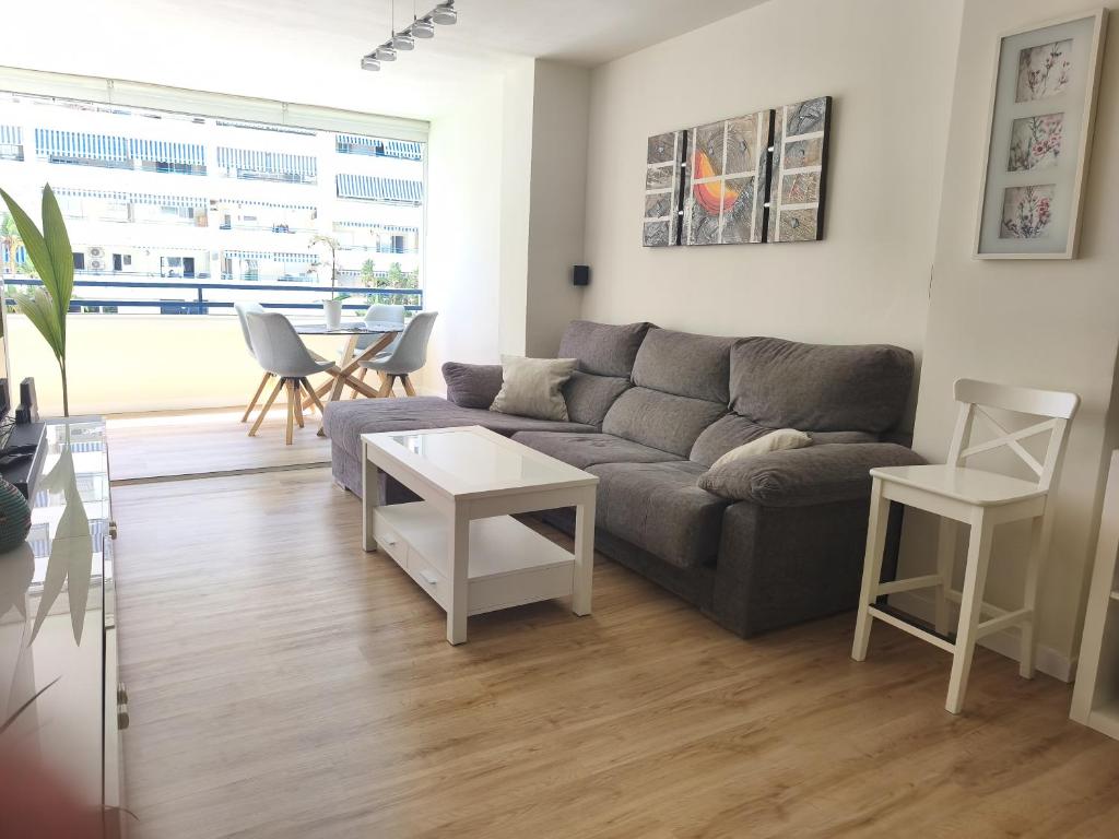 Room with private bathroom in shared apartment - 5