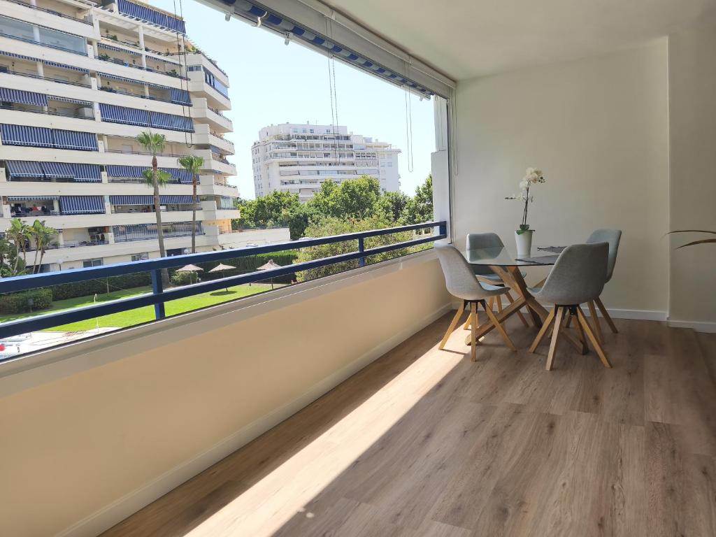 Room with private bathroom in shared apartment - 3