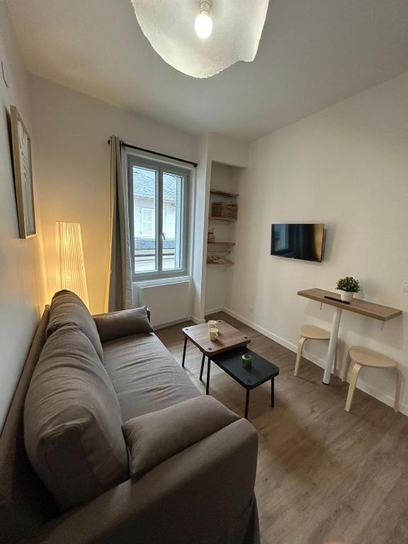 Au pied du château - 1