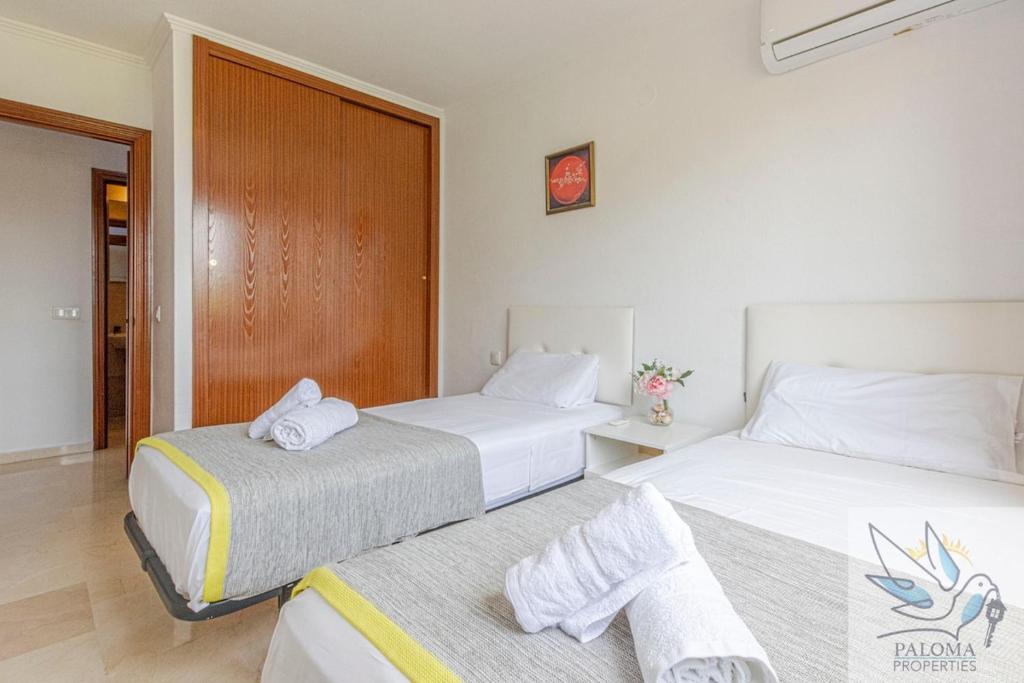 Wonderful Apt 2 BDR with pool and private parking - 4