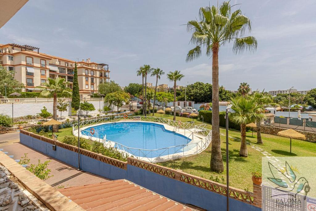 Wonderful Apt 2 BDR with pool and private parking, Benalmádena