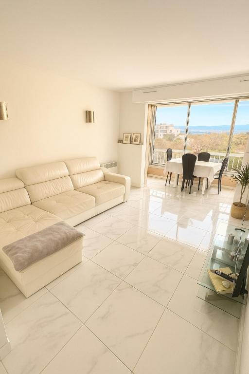 STUDIO 4 COUCHAGES - À 12 min de la plage à pied - Wifi inclus - parking et linge en option - 2