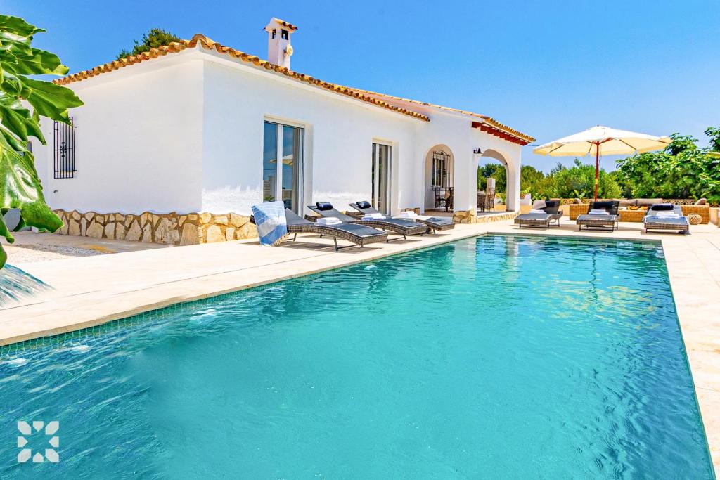 Villa Ancla Blanca by Abahana Villas - 1