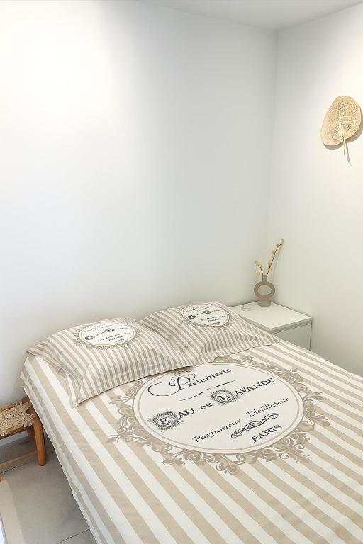 STUDIO 4 COUCHAGES - À 12 min de la plage à pied - Wifi inclus - parking et linge en option - 5