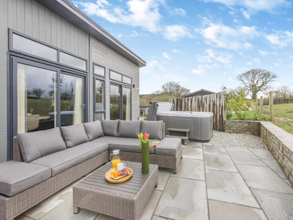 Cornflower, Broadwoodwidger