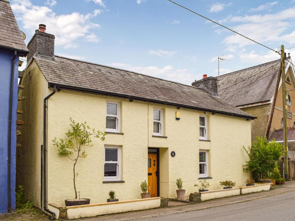 Penlan Cottage, Cwrt-newydd