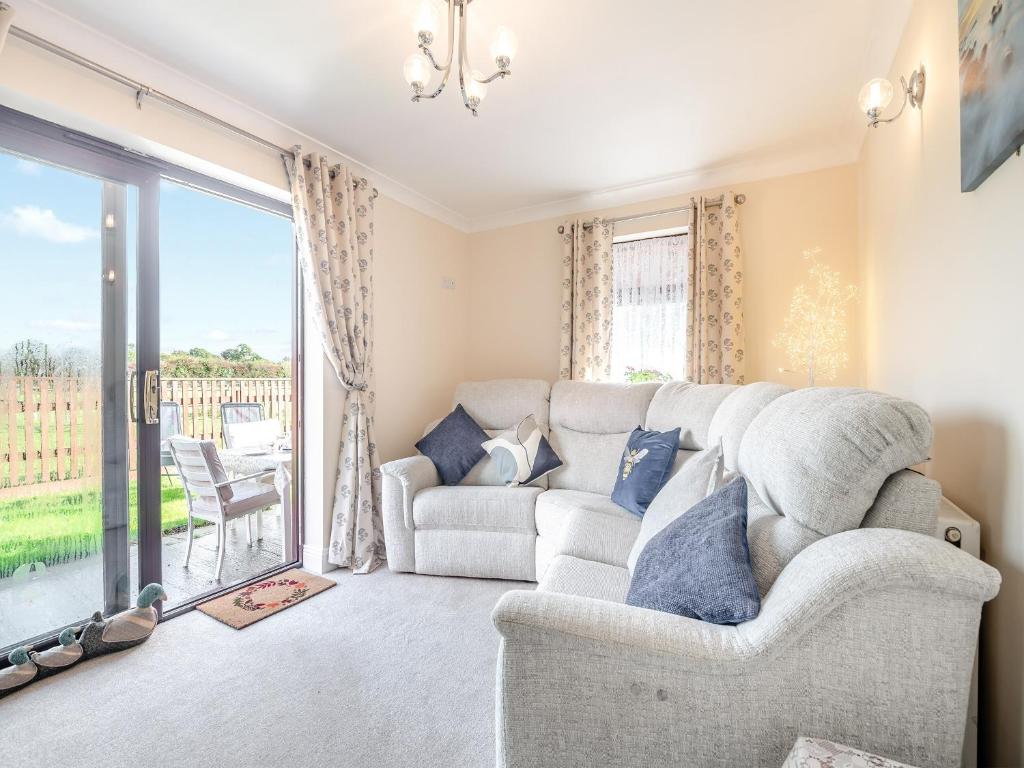 Cwtch Corner, New Milton