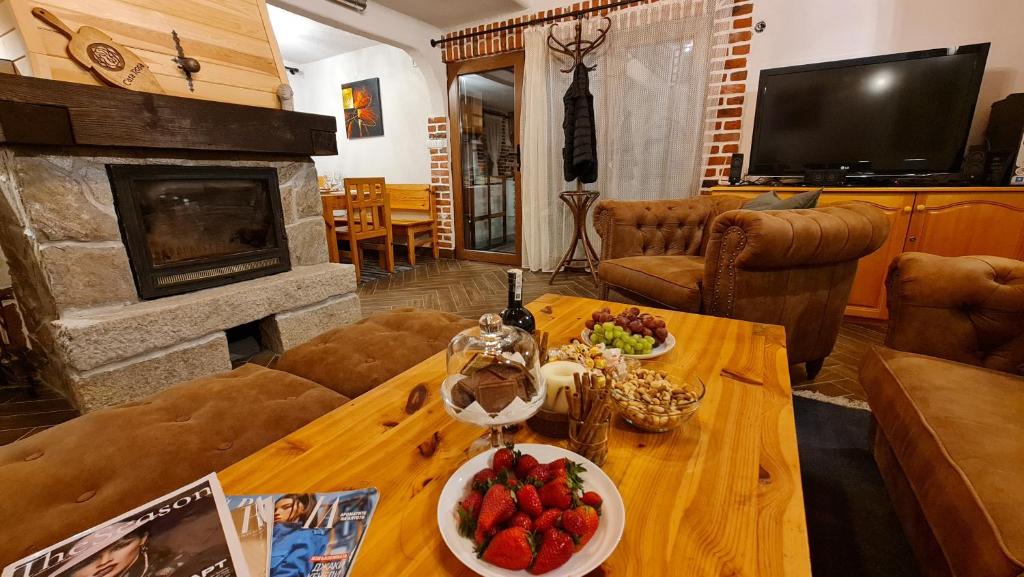       - Swiss Style Chalet Casa Rosa SPA Guest House 전경