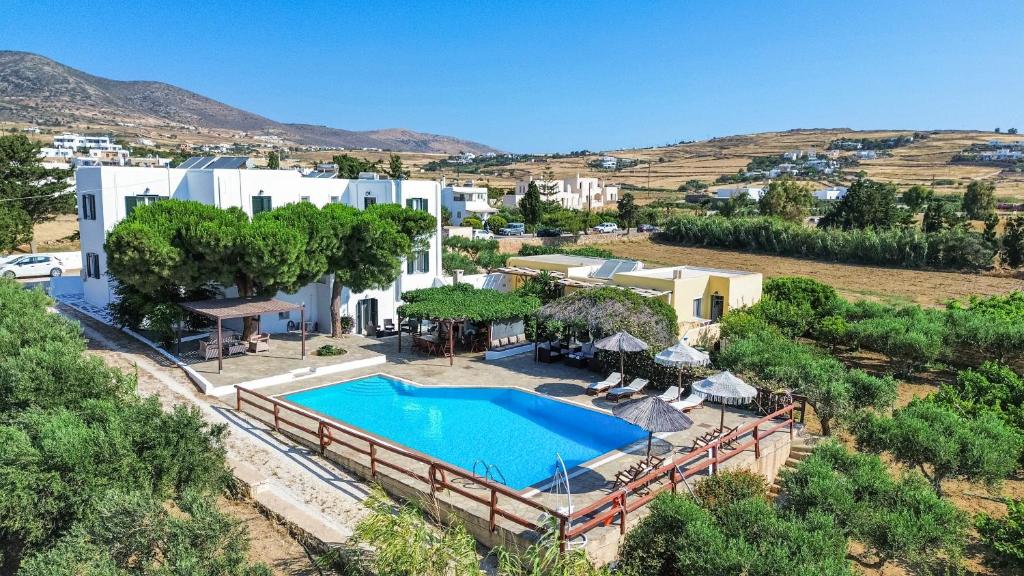 Tzane Studios & Apartments - Steps away from Golden Beach, Chrissi Akti