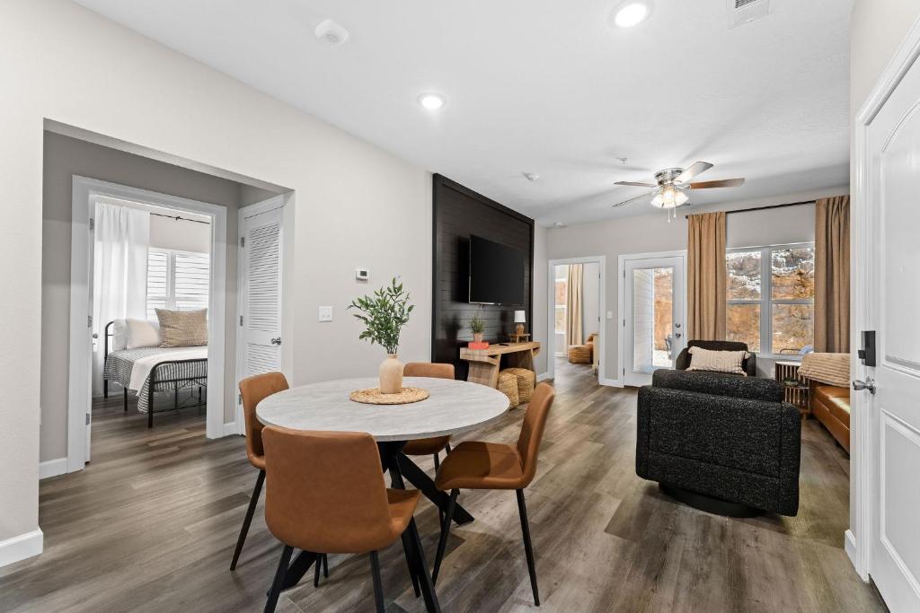 New! Branson - Walk-in Sleeps 8, Branson