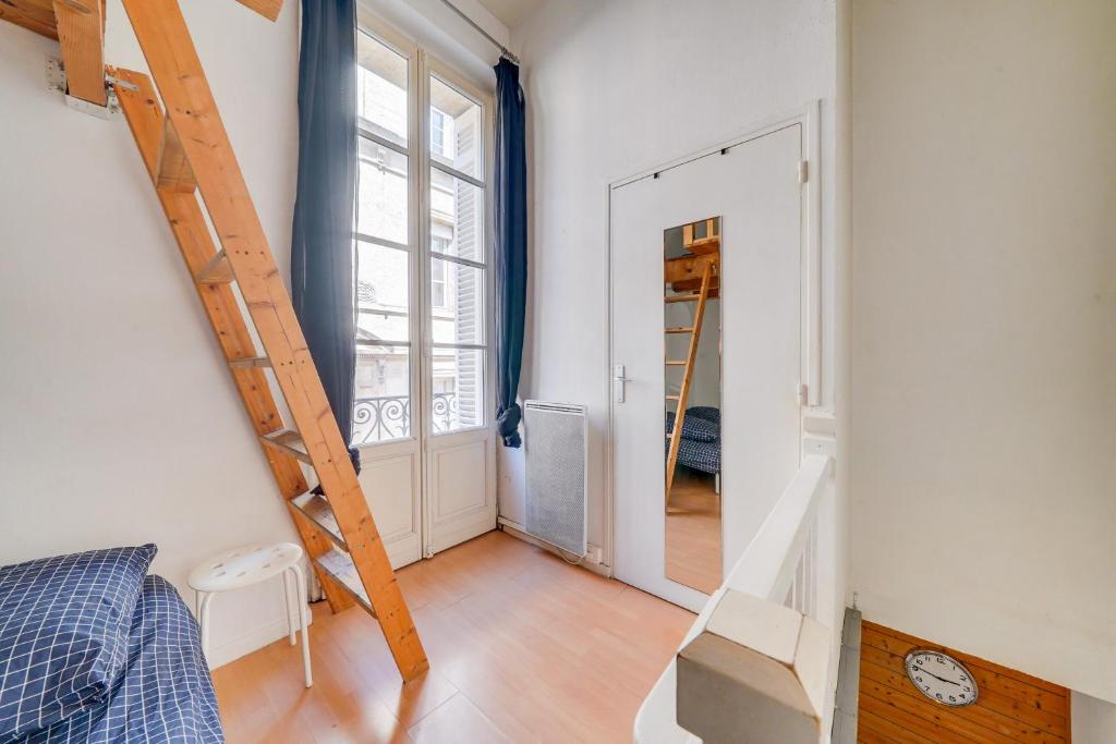 CHARMANT STUDIO DUPLEX 19 m2 - BORDEAUX CENTRE HISTORIQUE - 3