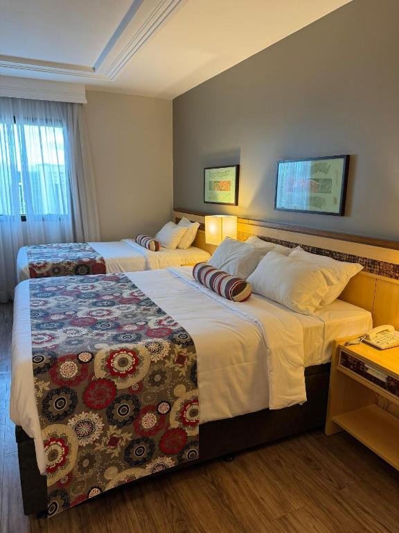 Alto Padrão - Cama Queen e Viuvão no Hotel Let's Idea, Brasília