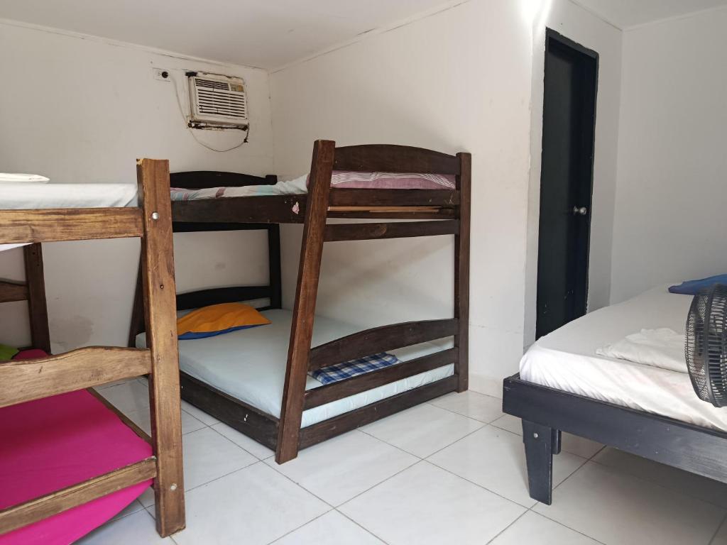 Hostal CQ Camarones - 2